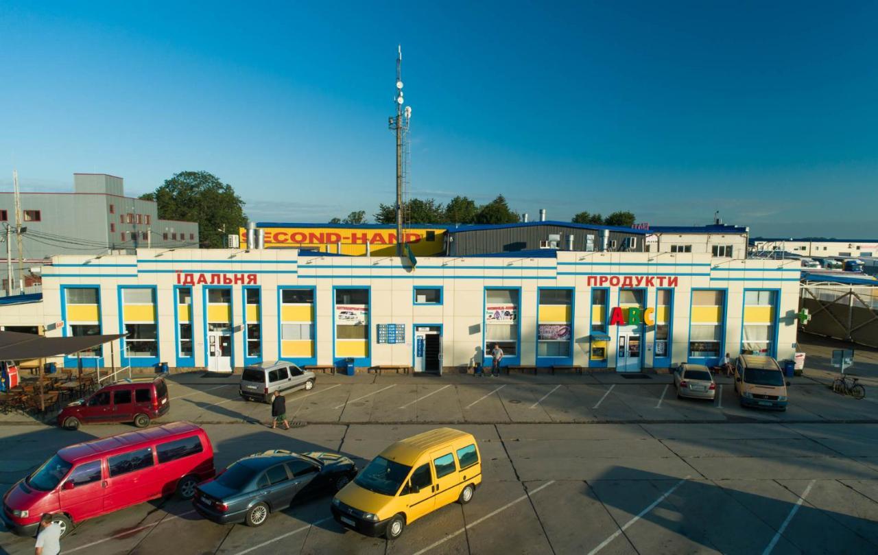 612Км Hotel Stryi Exterior photo